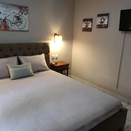 Venice Deluxe Pefkari