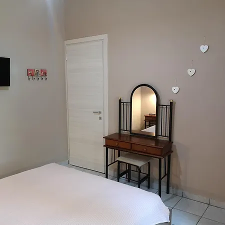 Venice Deluxe Apartment Pefkari