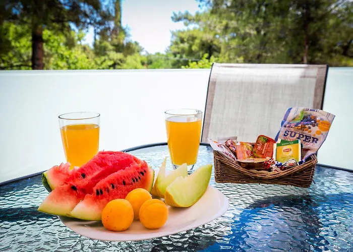 Venice Deluxe * Pefkari