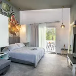 Venice Deluxe Apartamento Pefkari