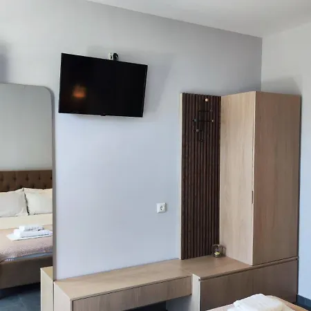 Venice Deluxe Apartment Pefkari