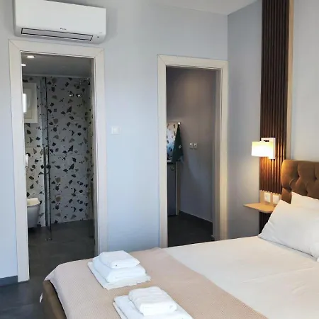 Venice Deluxe Pefkari