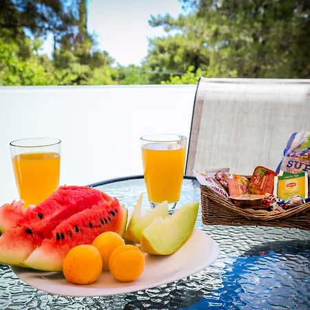 Venice Deluxe * Pefkari